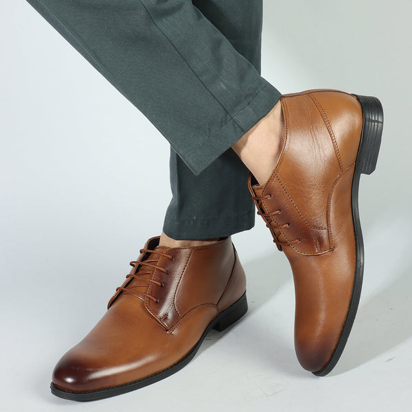 Men's Classic Lace-Up Chukka Boots