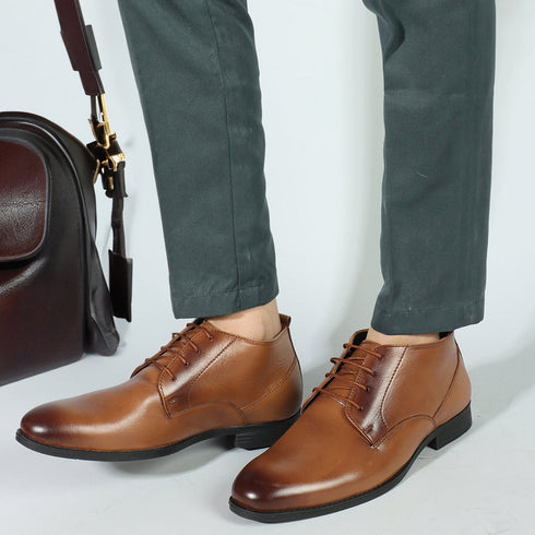 Men's Classic Lace-Up Chukka Boots