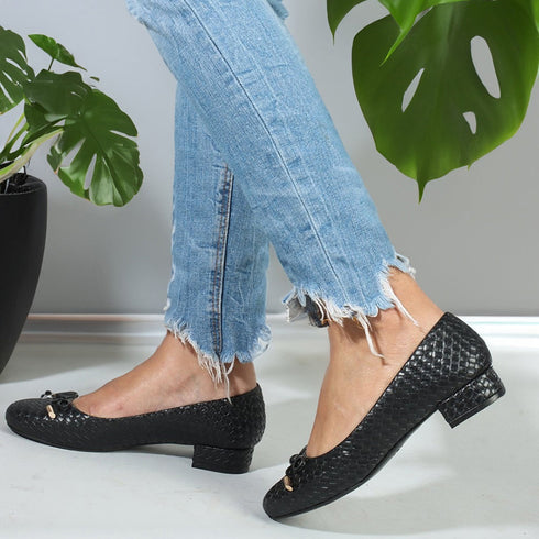 Women's Textured Round Toe Block Heel Pumps