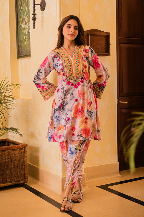 Saba Chikankari Kurta Set in Muslin Silk - Floral creme