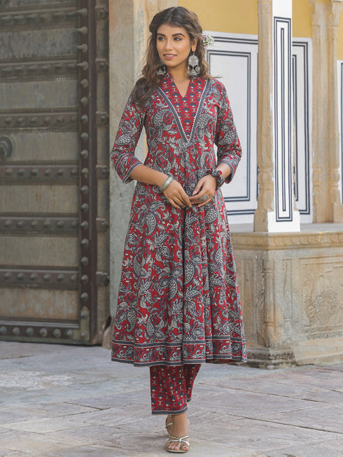 Women Maroon Paisley Printed Pure Cotton Kurta With Printed Trouser And Dyed Dupatta