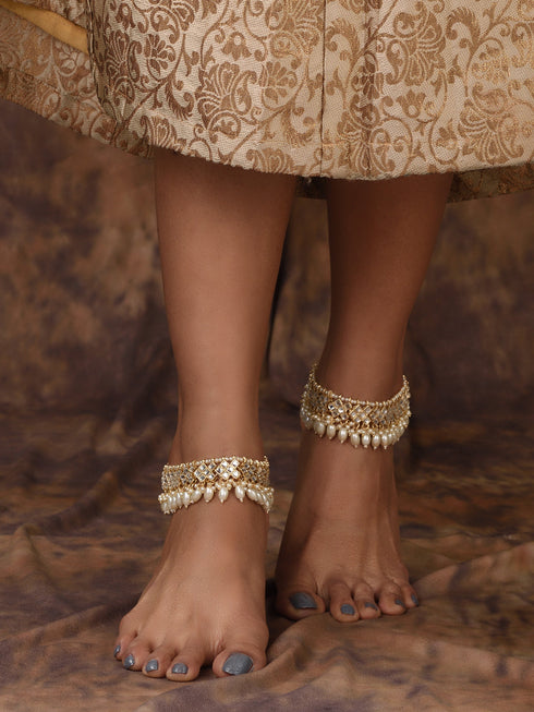 Gold Toned Kundan studded Paerl Beadded ethnic Bridal Anklet Anklet