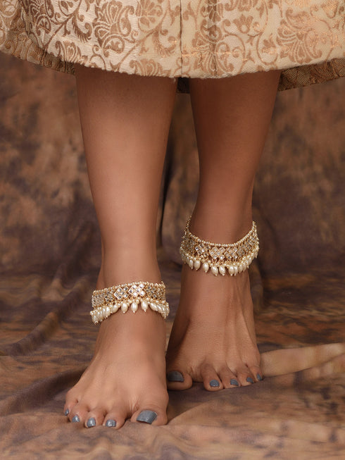 Gold Toned Kundan studded Paerl Beadded ethnic Bridal Anklet Anklet