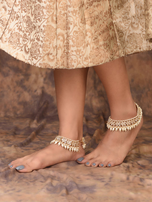 Gold Toned Kundan studded Paerl Beadded ethnic Bridal Anklet Anklet