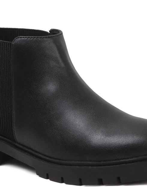 Women's Slip-On Chelsea Ankle Boot - Chunky Lug Sole Modern Boots