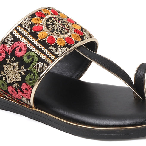 Women's Flat Toe-Ring Sandals with Black Multicolored Floral Embroidery