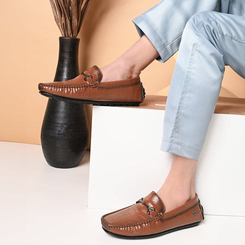 Men's Textured Driving Loafers with Buckle Detail