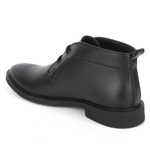 Men's Classic Lace-Up Chukka Boots