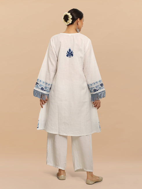 Mehnaz in Falak Kashmiri Long Kurta - White