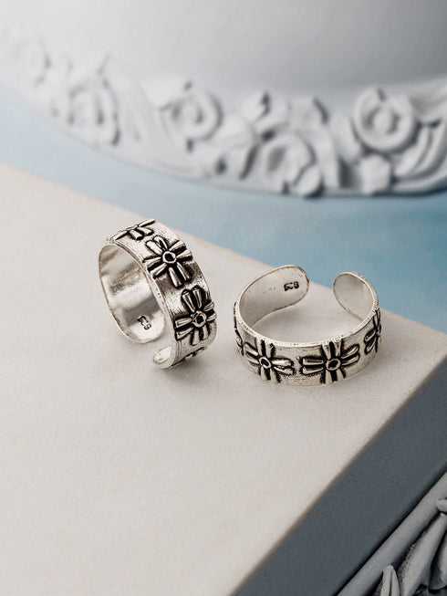 925 Sterling Silver Oxidised Embossed Leafy Toe Ring