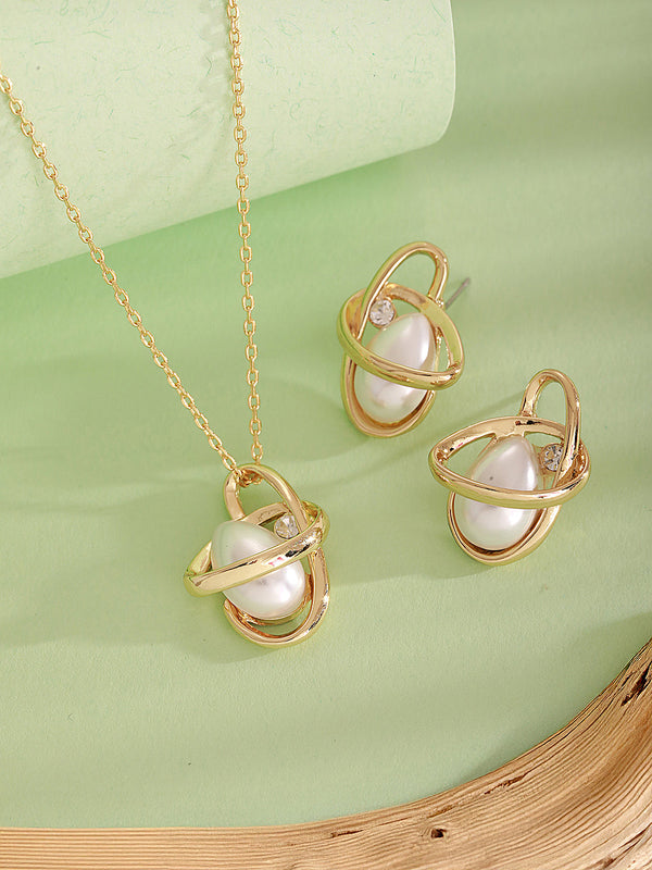 Elegant Pearl Pendant with Modern Gold-Tone Design