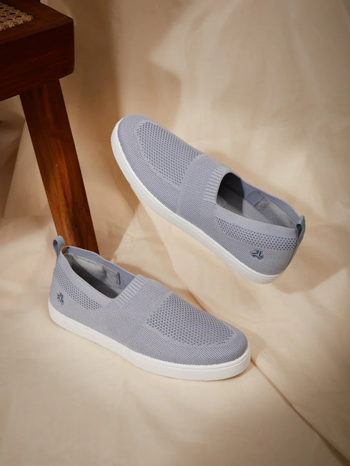 AXTO Grey Men's Walking Shoes