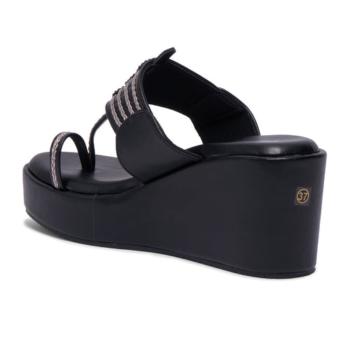 Avan Kolhapuri Wedges