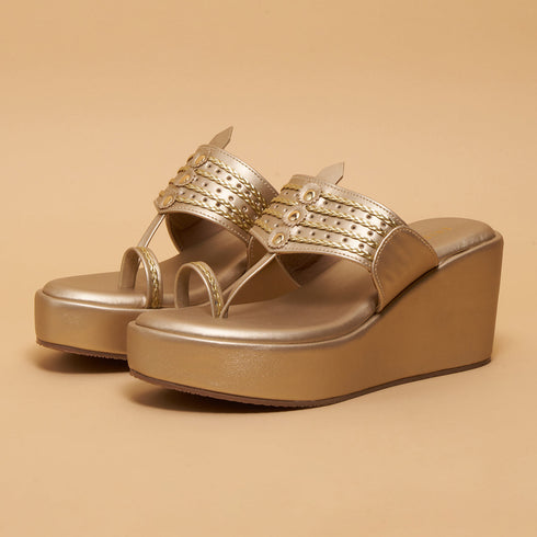 Avan Kolhapuri Wedges