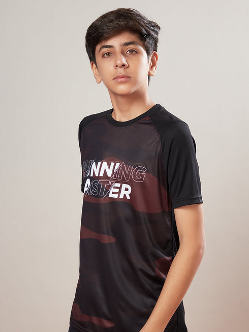 Boys Printed Slim Fit Crew Neck T-shirt with TECHNOLITE