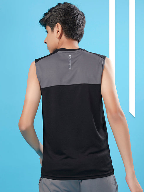 Boys Colorblock Slim Fit Round Neck T-shirt with TECHNO COOL+