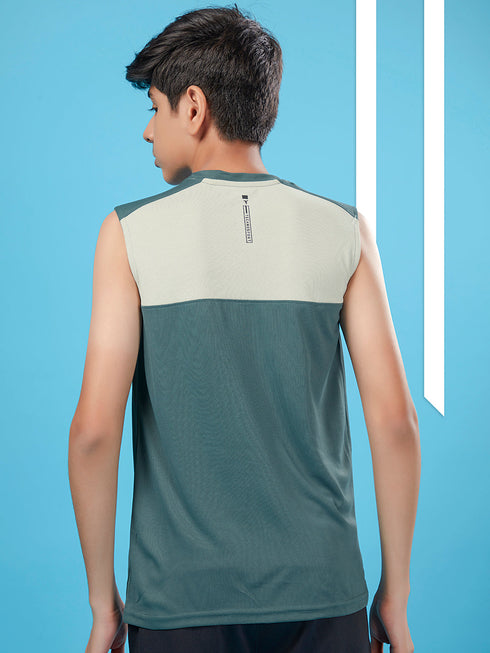 Boys Colorblock Slim Fit Round Neck T-shirt with TECHNO COOL+