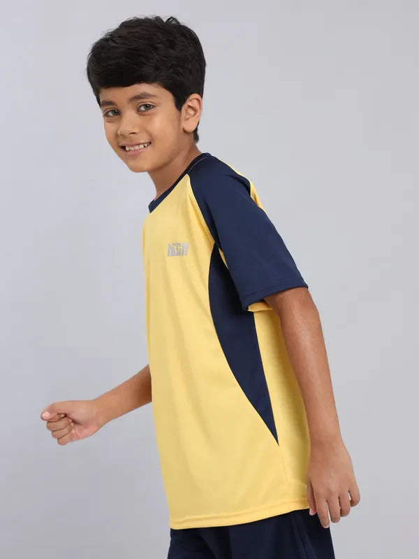 Boys Colorblock Slim Fit Crew Neck T-shirt with TECHNO COOL+