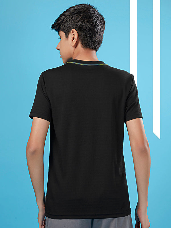 Boys Solid Slim Fit Round Neck T-shirt with TECHNOCOOL+
