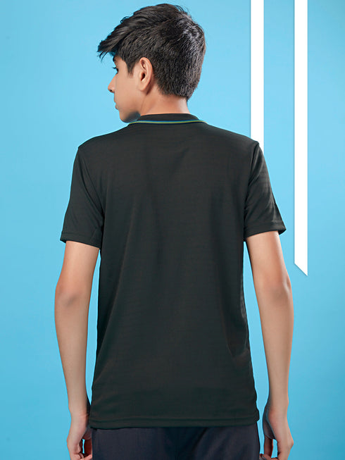 Boys Solid Slim Fit Round Neck T-shirt with TECHNOCOOL+