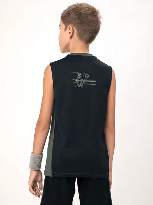 Boys Colorblock Slim Fit Crew Neck T-shirt with TECHNO COOL+