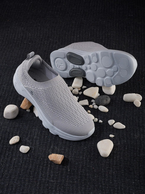 CYNOR Grey Men's Walking Shoes