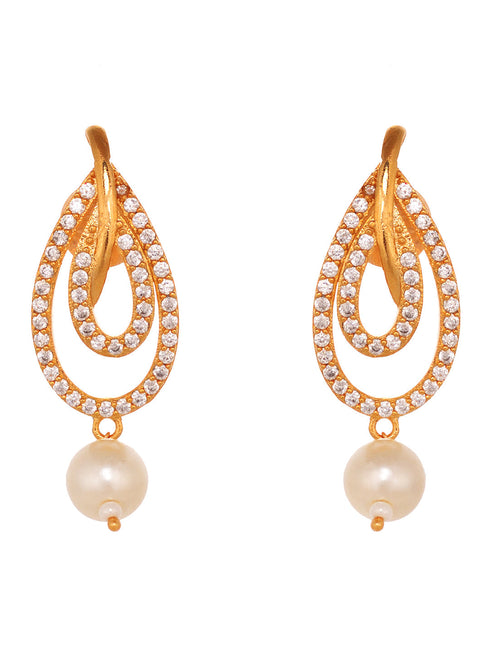 Gold Toned Pearl Studded Minimal Locket Jewellery Set