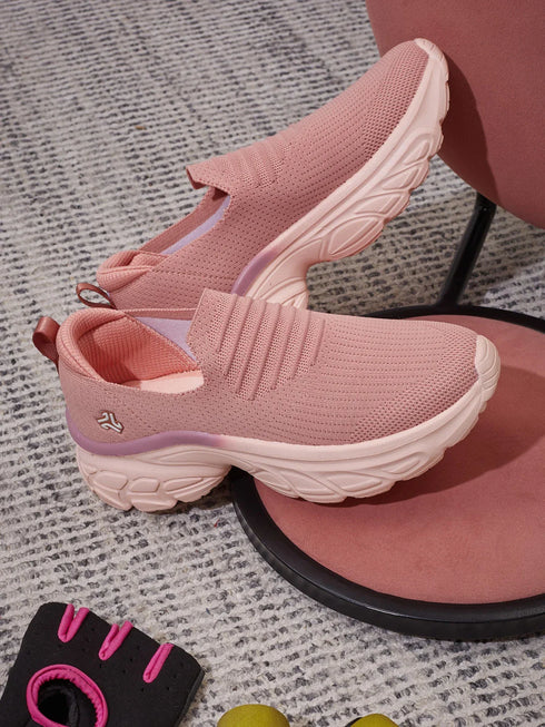 FRORA Peach Women's Walking Shoes