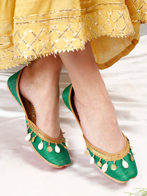 Land Snail Green Embellished Punjabi Jutti