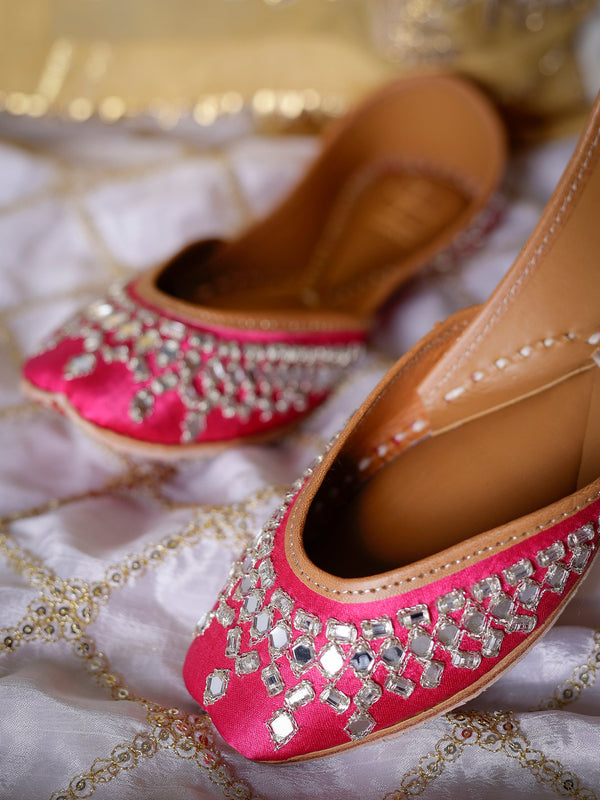 Juliet Pink Mirror Embellished Punjabi Jutti