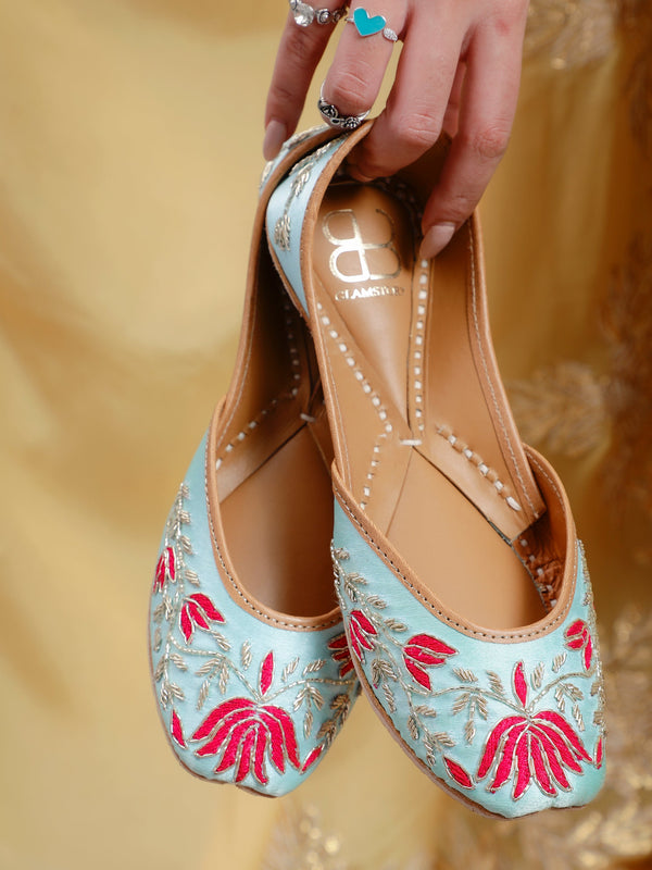 Rosalie Blue Embroidered Punjabi Jutti