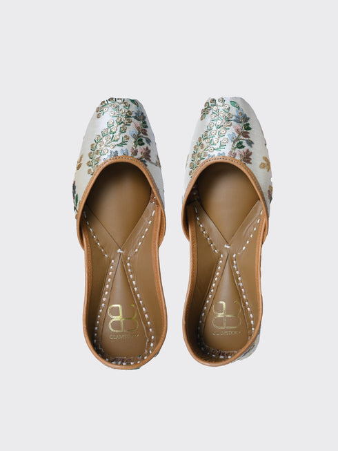 Rojana Embroidered Punjabi Jutti.