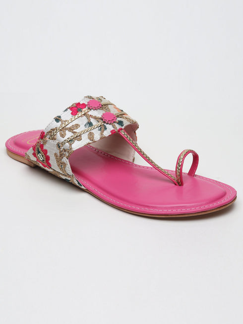 Gulabo Pink Kolhapuri Flats
