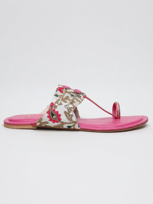 Gulabo Pink Kolhapuri Flats