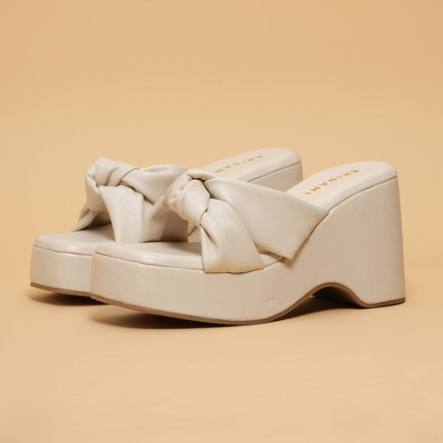 Gloriaa Knot Wedges