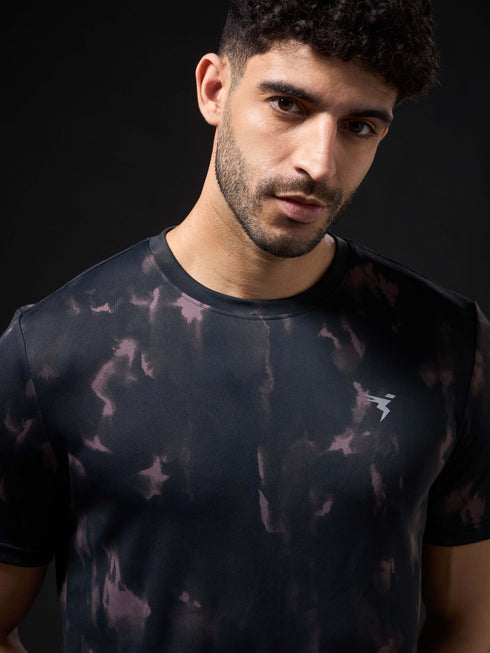 Men Abstract Print Slim Fit Crew Neck T-shirt with TECHNO COOL+