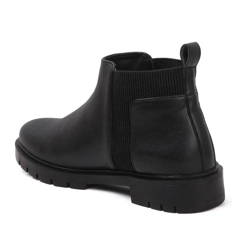 Women's Slip-On Chelsea Ankle Boot - Chunky Lug Sole Modern Boots