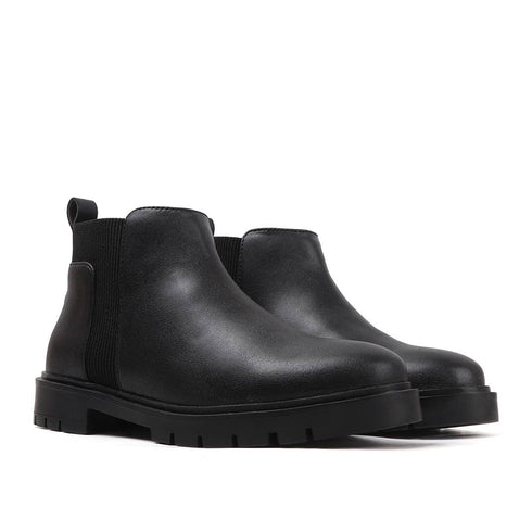 Women's Slip-On Chelsea Ankle Boot - Chunky Lug Sole Modern Boots