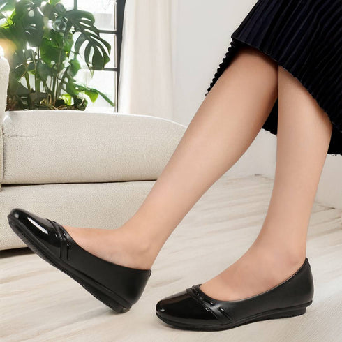 Women's Refined Rounded Toe Flats
