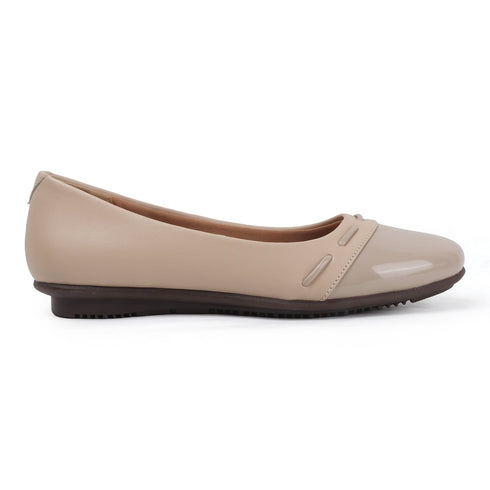 Women's Classic Decorative Strap Detail Flat
