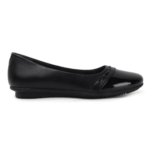 Women's Classic Decorative Strap Detail Flat