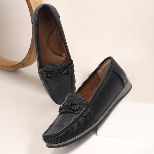 Women's Textured Classic Slip-On Loafers