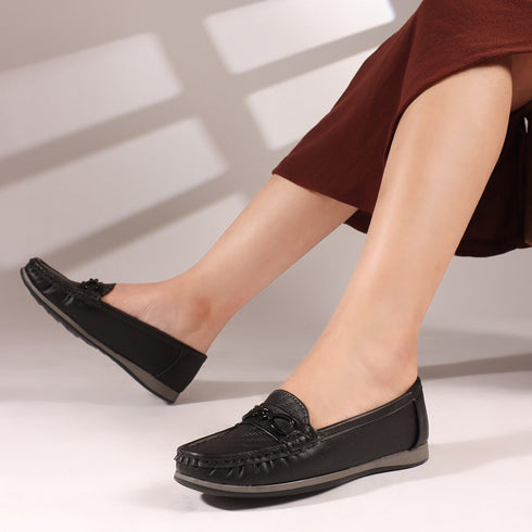 Women's Textured Classic Slip-On Loafers