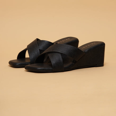 Joan Criss-Cross Textured Wedges