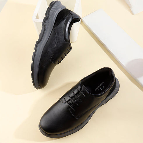 Men's Lace-Up Leather Casual Shoe with Lightweight Comfort Sole