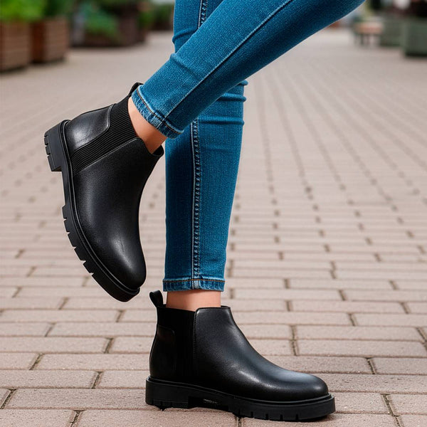 Women's Slip-On Chelsea Ankle Boot - Chunky Lug Sole Modern Boots