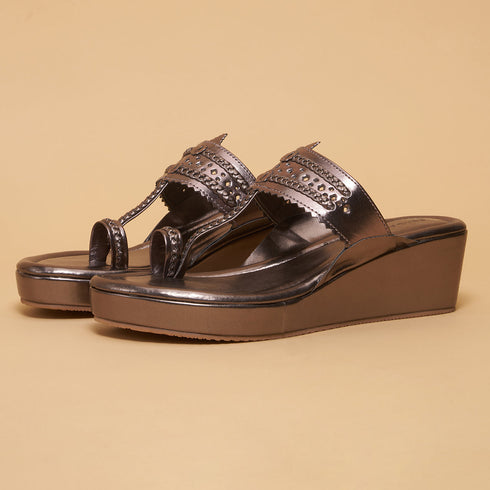 Maya Kolhapuri Wedges