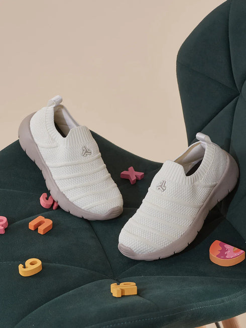NOAH KIDS White Kids Walking Shoes