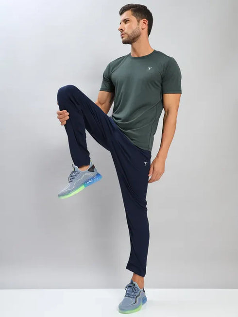 Men Solid Slim Fit Crew Neck T-shirt with TECHNO COOL+