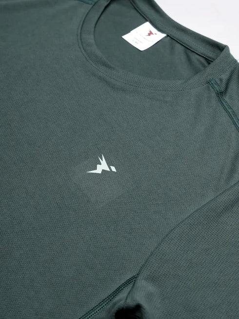Men Solid Slim Fit Crew Neck T-shirt with TECHNO COOL+